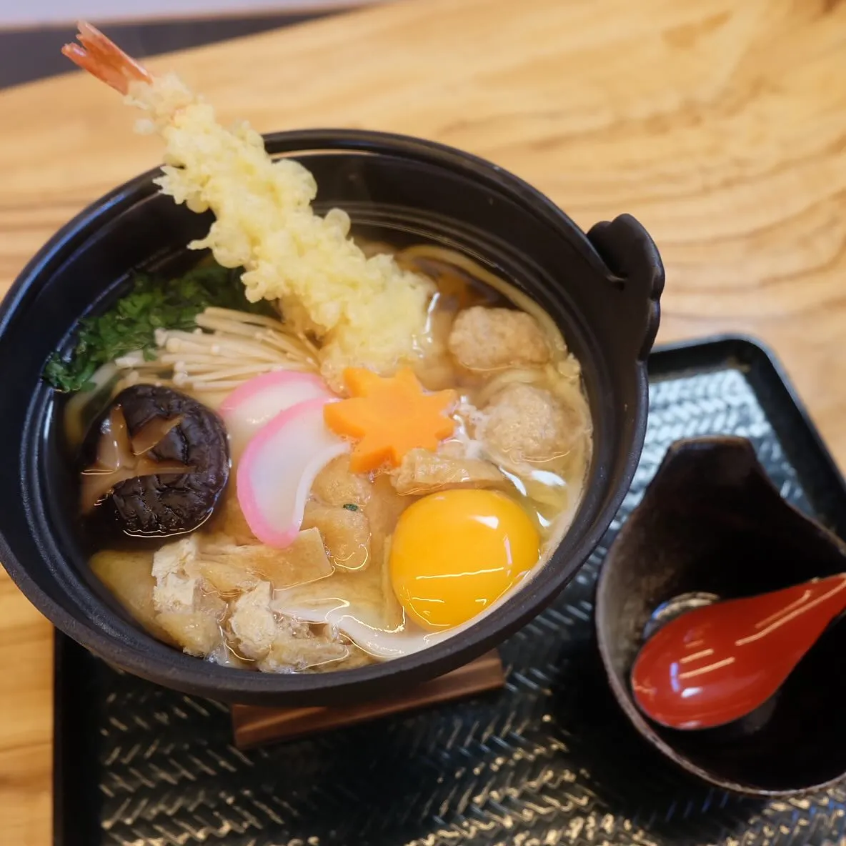 冬季限定メニューの鍋焼きうどん‼️